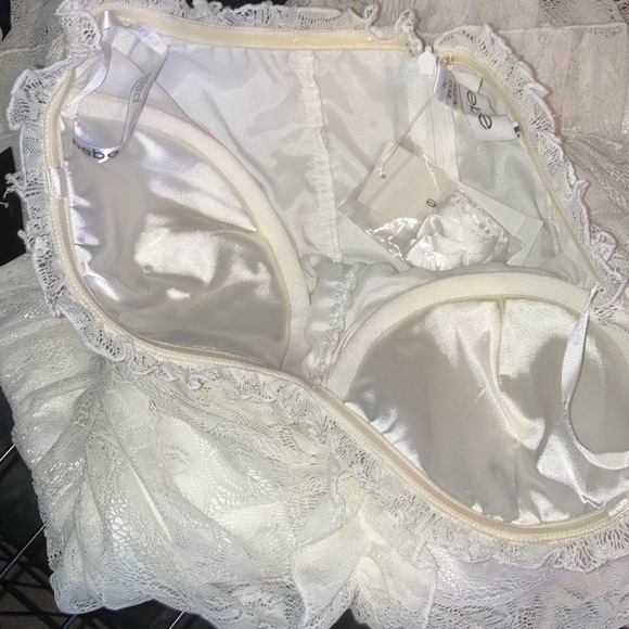 Bebe Ruffle Mini Dress - Picture 5 of 7